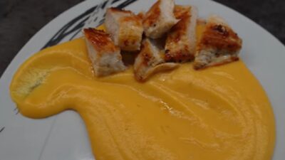Pyré z batátů a brambor s kuřecím masem
