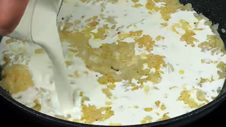 Masové placičky v cibulové omáčce