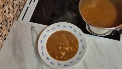 Falešná dršťková polévka s hlívou ústřičnou