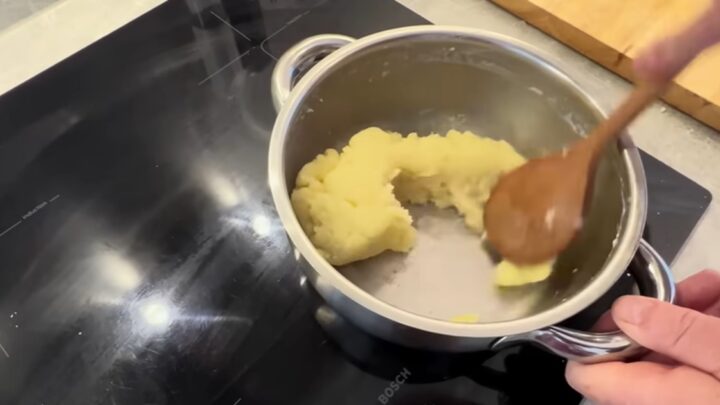 Rychlé domácí profiterolky s čokoládou