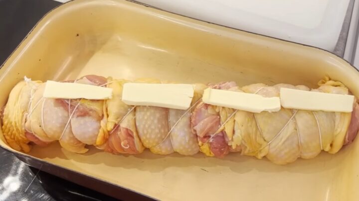 Kuřecí roláda se slaninou a žampiony