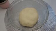 Domácí minipizzy s tuňákem a mozzarellou