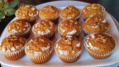 Ořechové muffiny s vanilkou a džemem