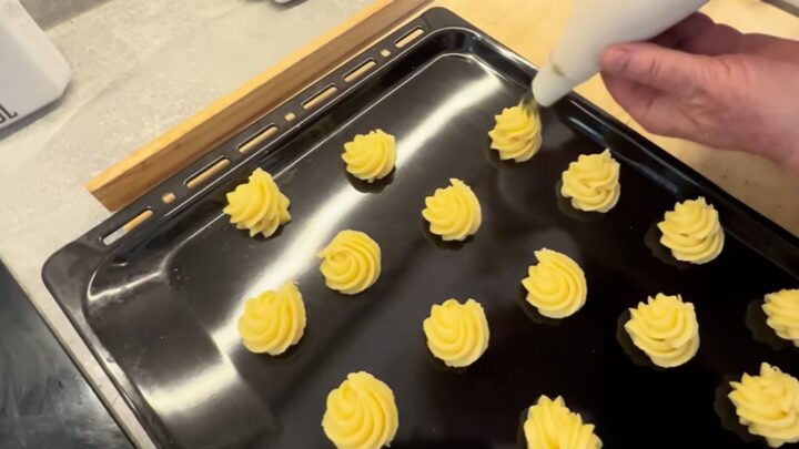 Rychlé domácí profiterolky s čokoládou