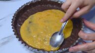 Čokoládový mřížkovaný koláč s džemem
