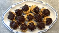 Rychlé domácí profiterolky s čokoládou