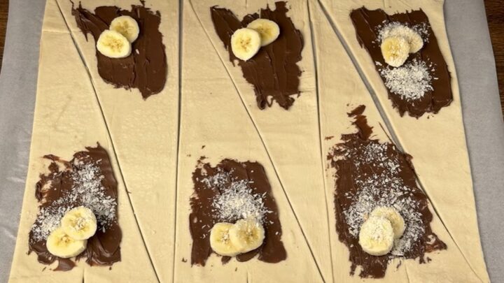Nutellové rohlíčky s banánem a mandlemi