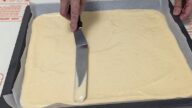 Piškotová roláda s marmeládou a vanilkou