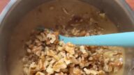 Rychlý křehký koláč s ořechovou náplní